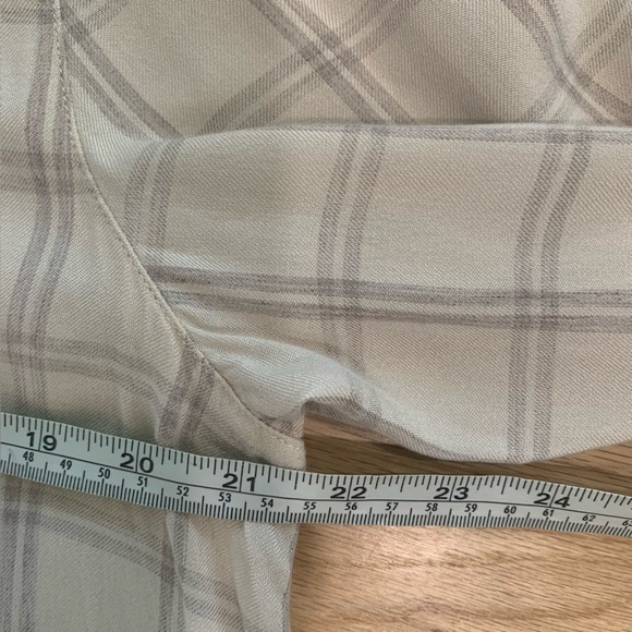 NWT J. Jill Neutral Plaid Pintuck Peplum Bottom Button Down Viscose Shirt Sz XL - Picture 11 of 12